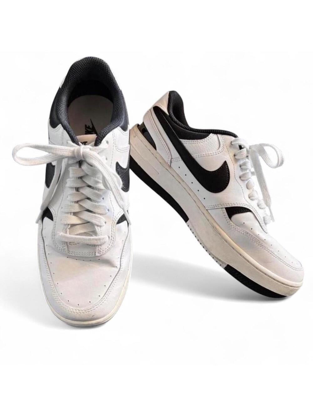 Nike Women's White and Black Trainer